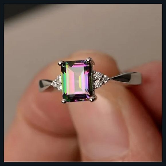 Exquisite Silver Plated Princess cut ring - Picture 3 of 14